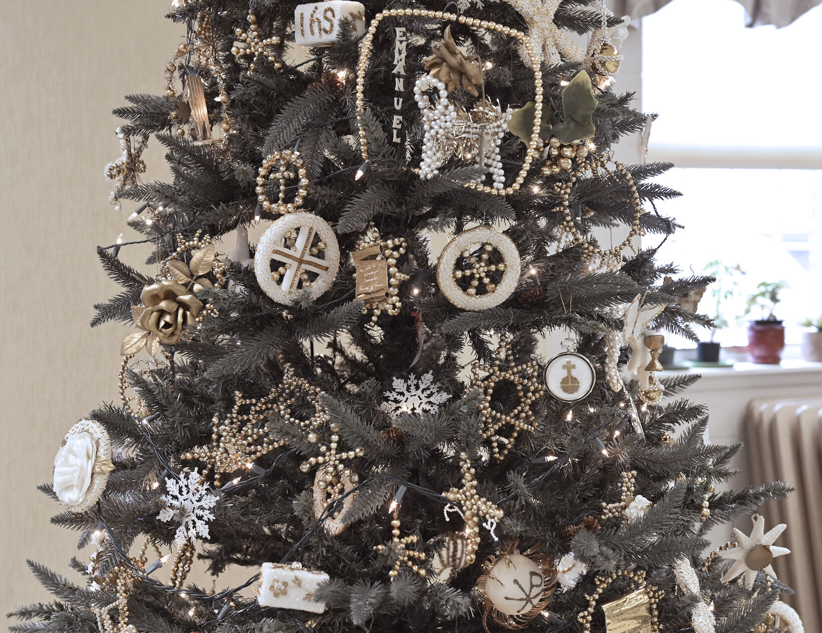 Chrismon Tree 3.jpg